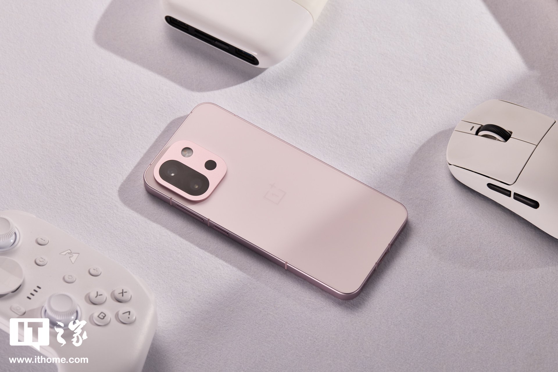 ▲ IT之家实拍：一加 13T