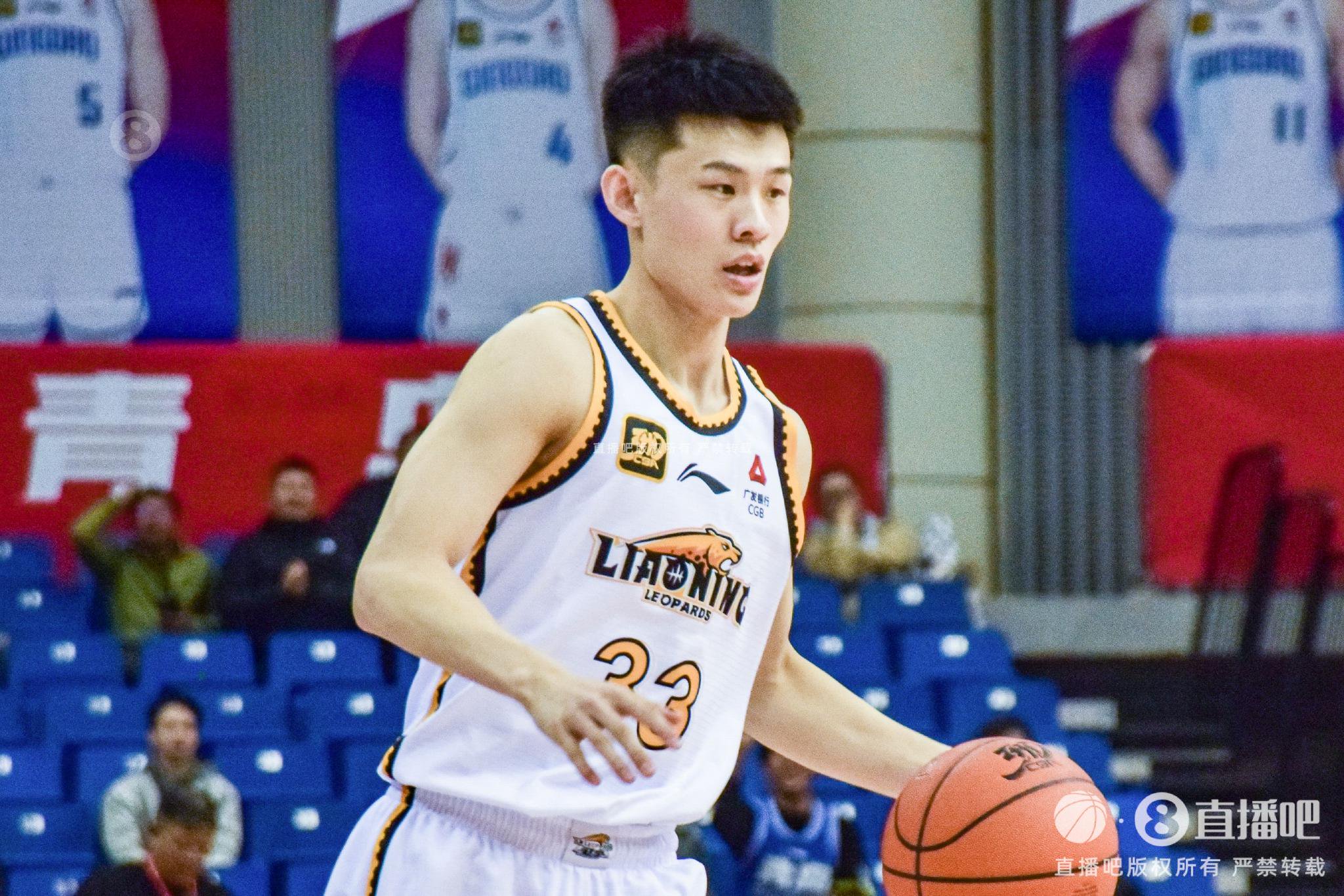 稳健控场！王岚嵚9中4拿到12分5助 三分5中2