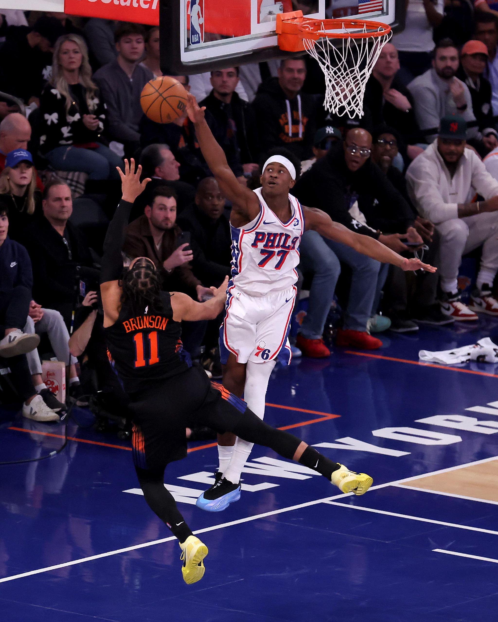 庄神：埃奇库姆打球沉着冷静 他防布伦森的表现可以当作教学范本