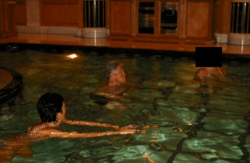 美国司法部公布爱泼斯坦案文件：克林顿成重点，几乎没提特朗普