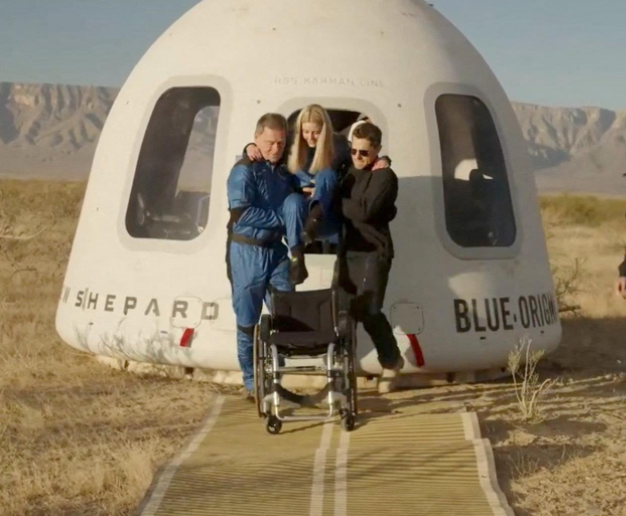 美飞行器成功发射 搭载“轮椅使用者”进入太空