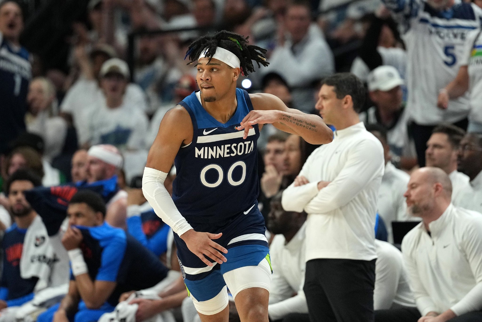 5中3！芬奇：小香农在三分上确实下了苦功 他已是值得信赖的射手