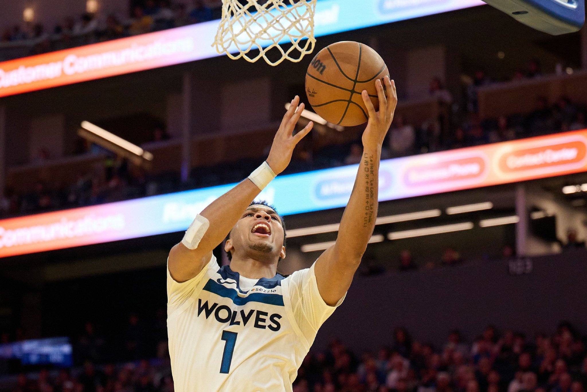 小香农谈三分三连击：保持自信敢打敢拼 拿球就果断出手