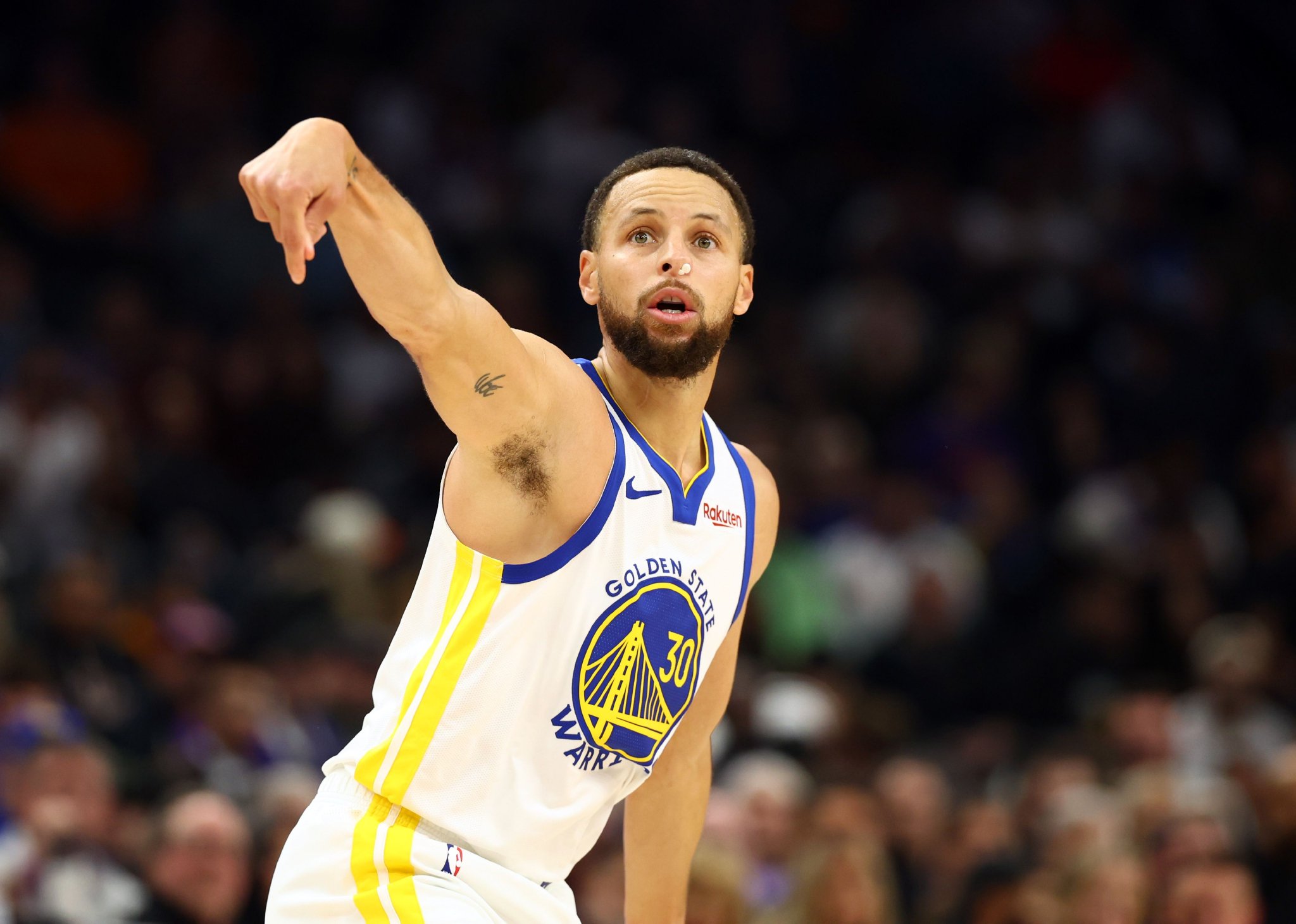 库里：我们很期待圣诞大战 希望能延续现在的势头&队内氛围不错