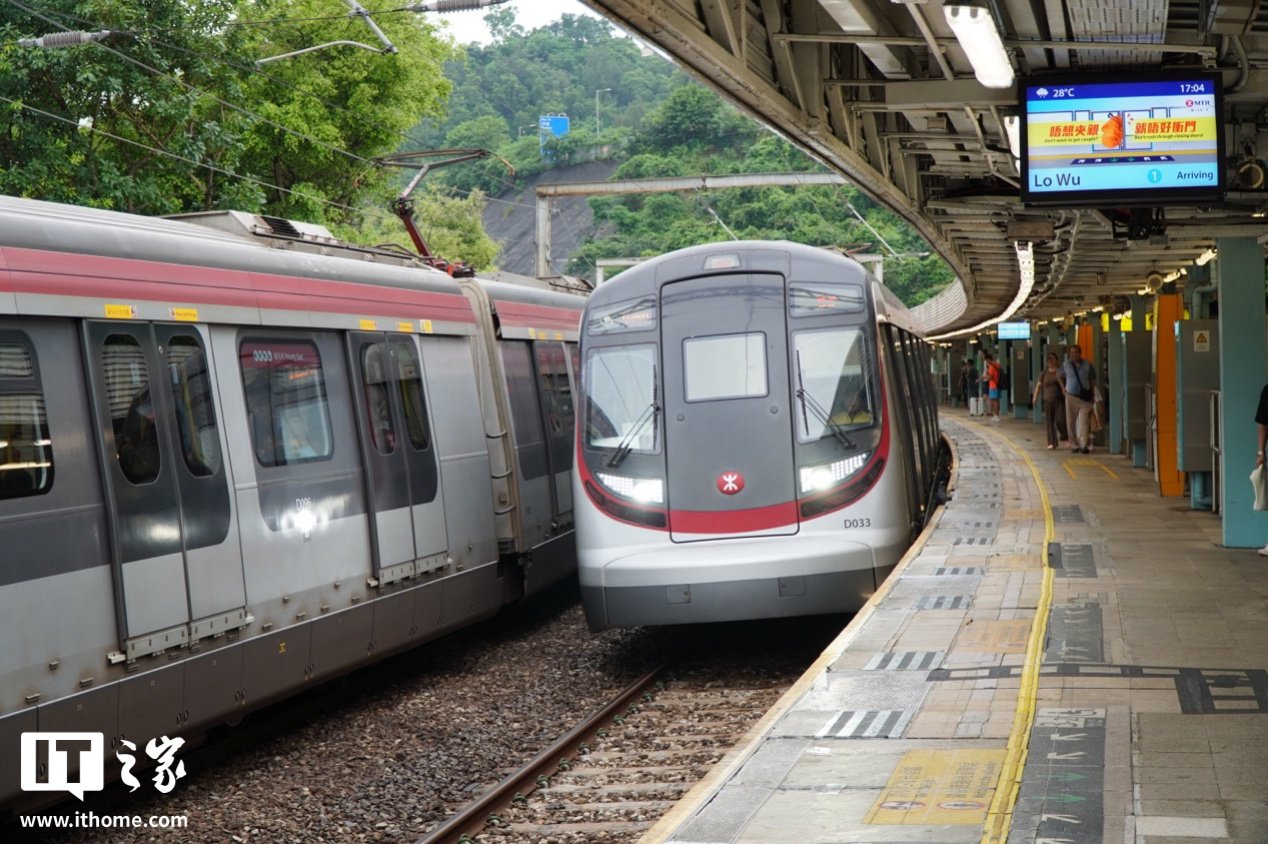 ▲ IT之家实拍：港铁 R-Train 电力动车组