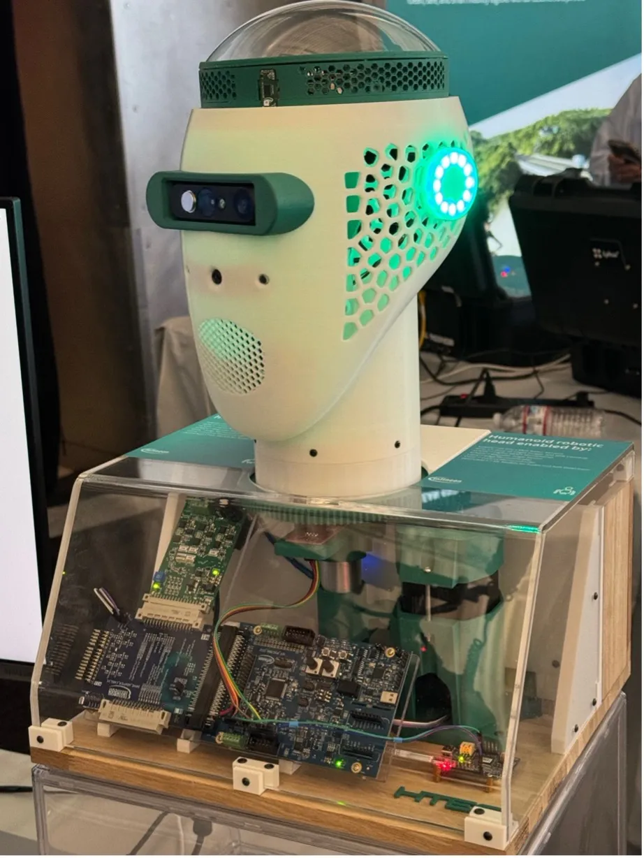 图 4： 带边缘 AI 处理的机器人头部。来源：Semiconductor Engineering/Infineon