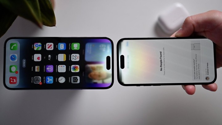 ▲ 目前 AirDrop 的最新形式，就是 NameDrop「碰一碰」｜AppleInsider