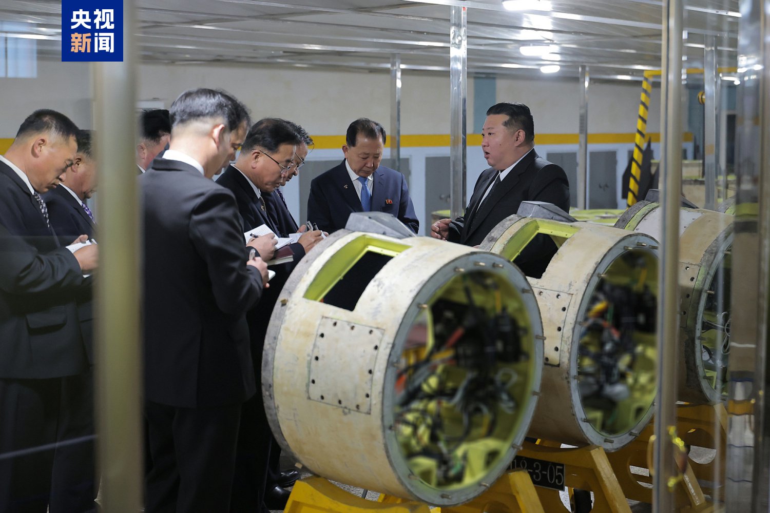 金正恩视察重要军工企业