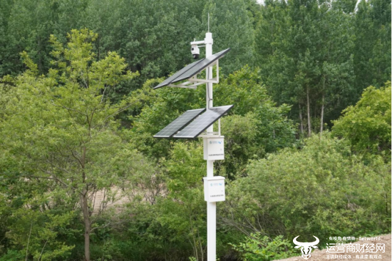 (安装在农田里的智慧设备)