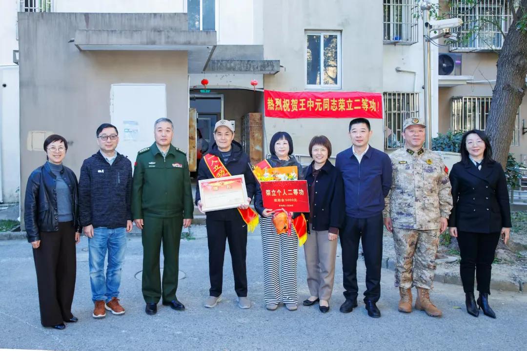 荣立二等功5次、三等功5次！这名舰载机飞行员太牛了