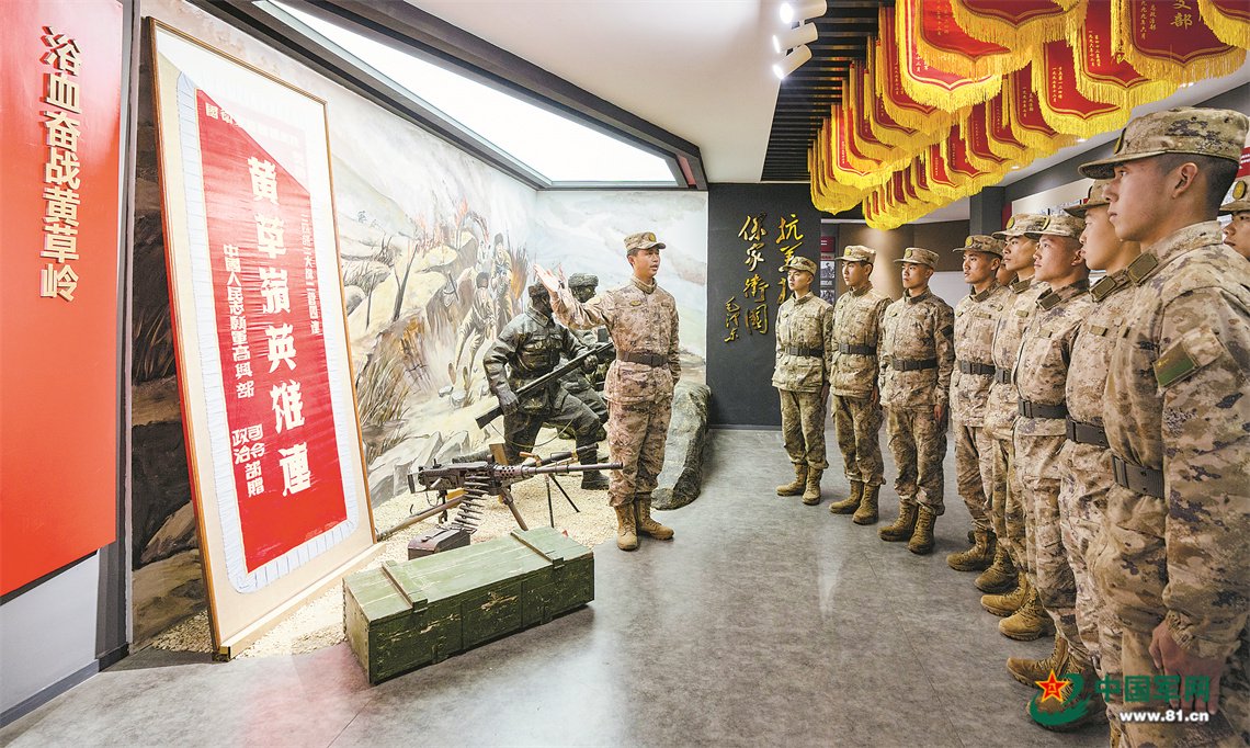 “黄草岭英雄连” 迎回荣誉战旗，续写使命担当