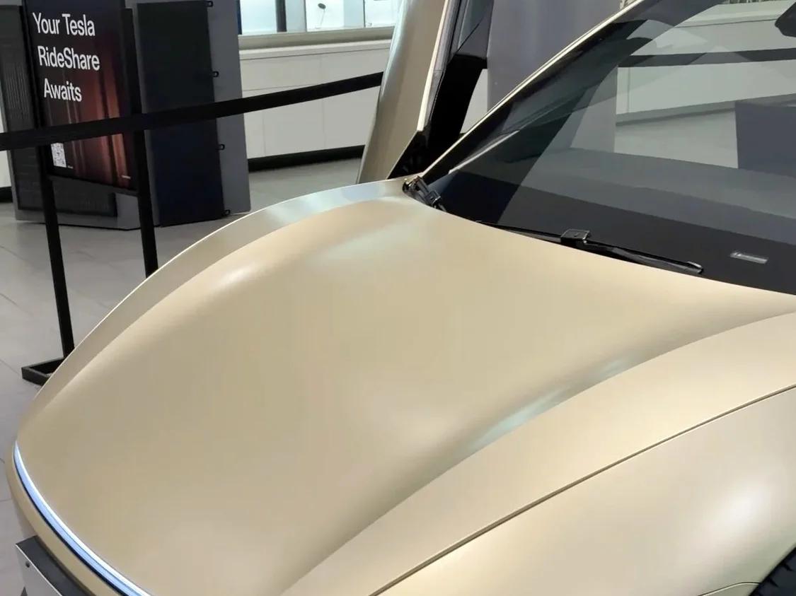 重新设计的 Cybercab 雨刮器，回归传统