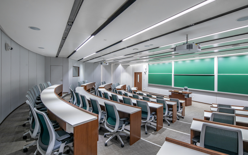 ▲资料图：大学老师要坐班的现象引发关注。图/IC photo