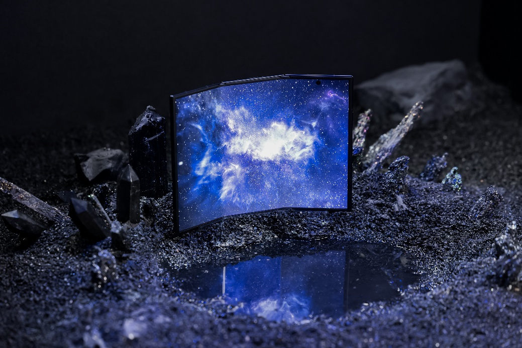 三折巨幕+高清视效 解锁影院级观影体验