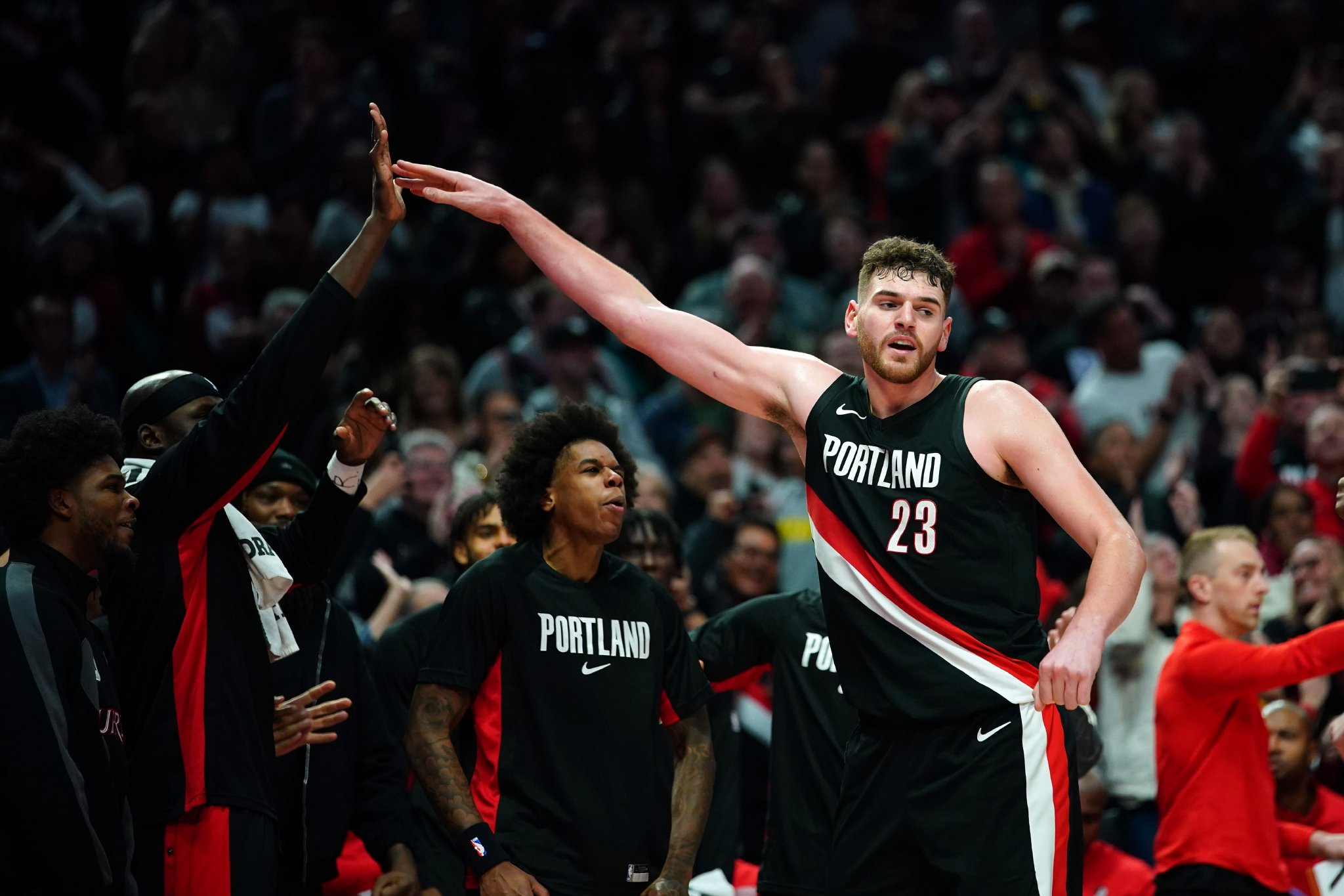 克林根34分钟砍18+18！本季7次出场30+分钟比赛场均14.4+13+1.7