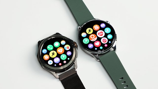 左：S4 Sprot 右：WATCH 5