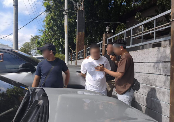 44岁中国籍博彩头目“老大特里”，在菲律宾被捕！其被指控贩运人口，还涉嫌对园区“犯错员工”实施酷刑