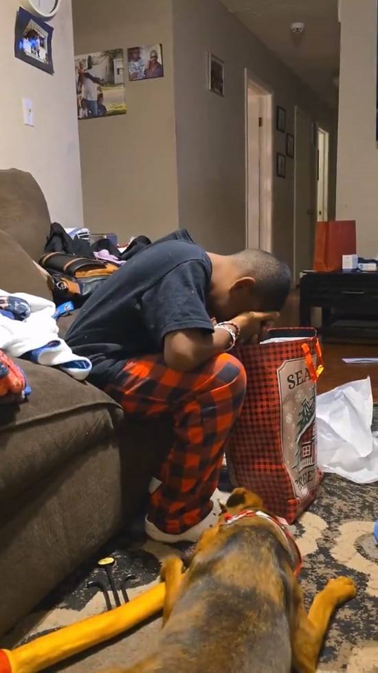 责任编辑：黑白