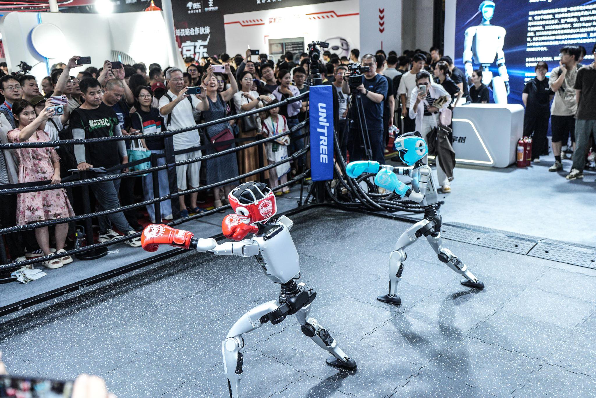 具身智能狂飙：技能“破圈”、资本“输血”和自我“造血”