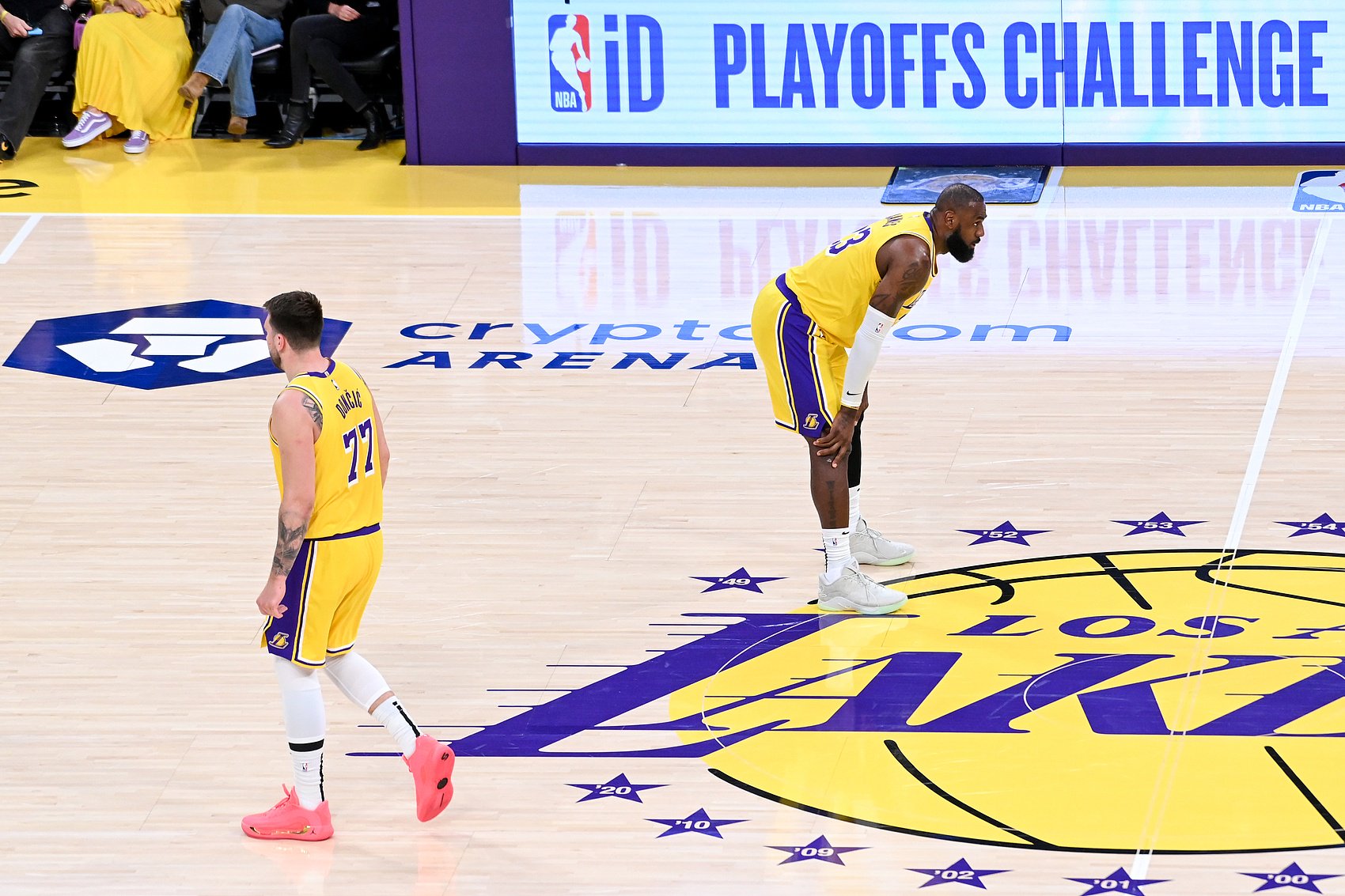 此前0-1！湖人VS灰熊首发：詹姆斯、拉拉、艾顿、斯玛特、东契奇