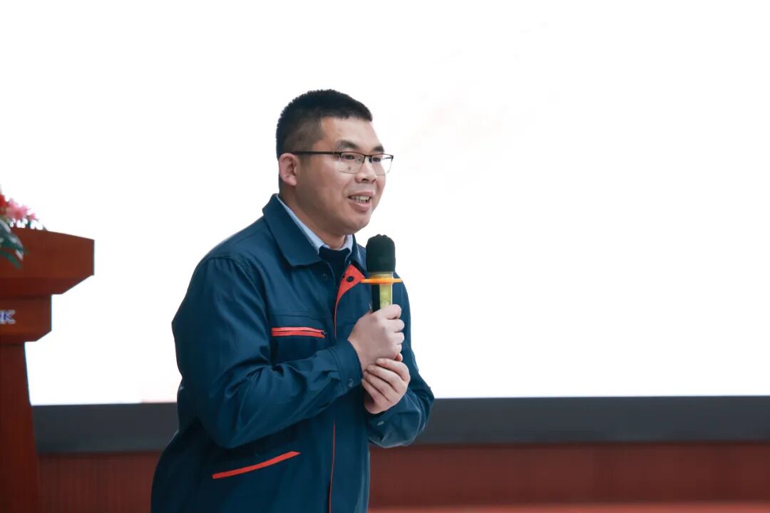 ▲本部轮值总经理陈玲对小组汇报进行点评