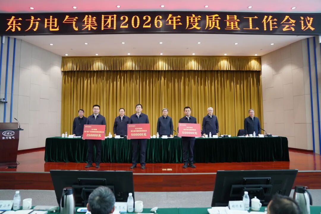 滑动查看更多图片