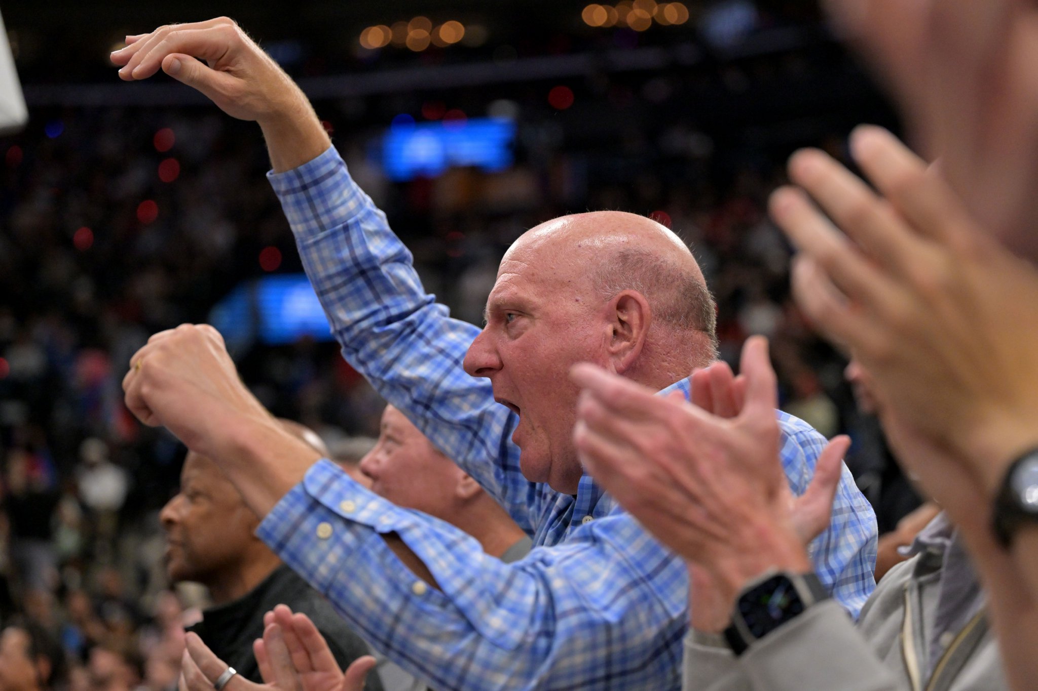 快船25年真离奇：遣反保罗卖鲍威尔 比尔报销 小卡陷阴阳合同风波