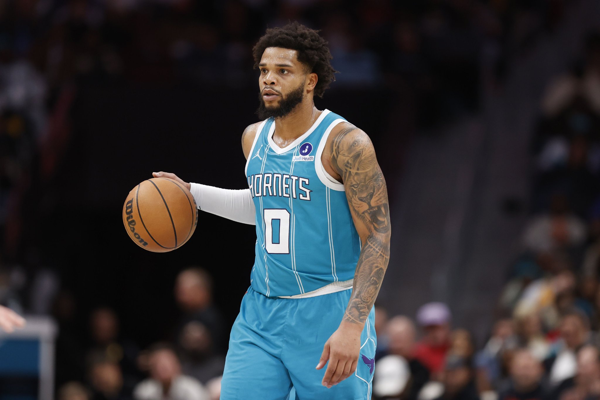 黄蜂主帅：布里奇斯为球队愿意带伤出场 防守端也主动防最强球员