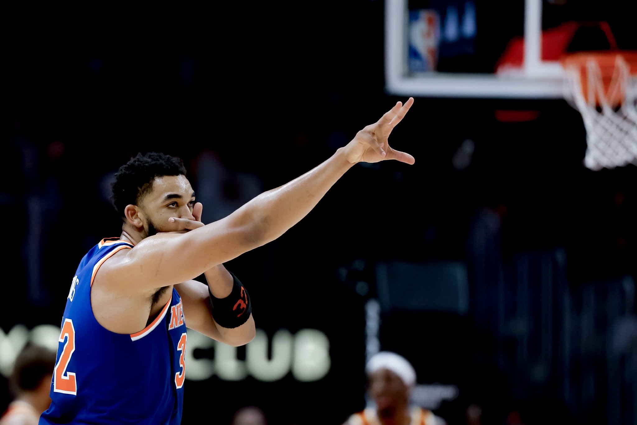 677场！唐斯生涯至少15000分7500板1000三分 NBA历史最快