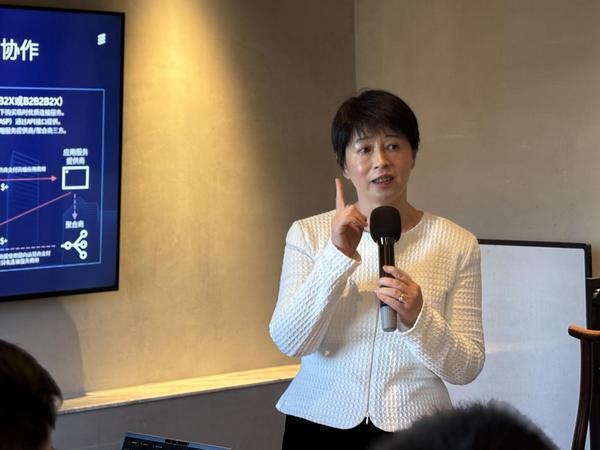 爱立信东北亚区副总裁吴立东