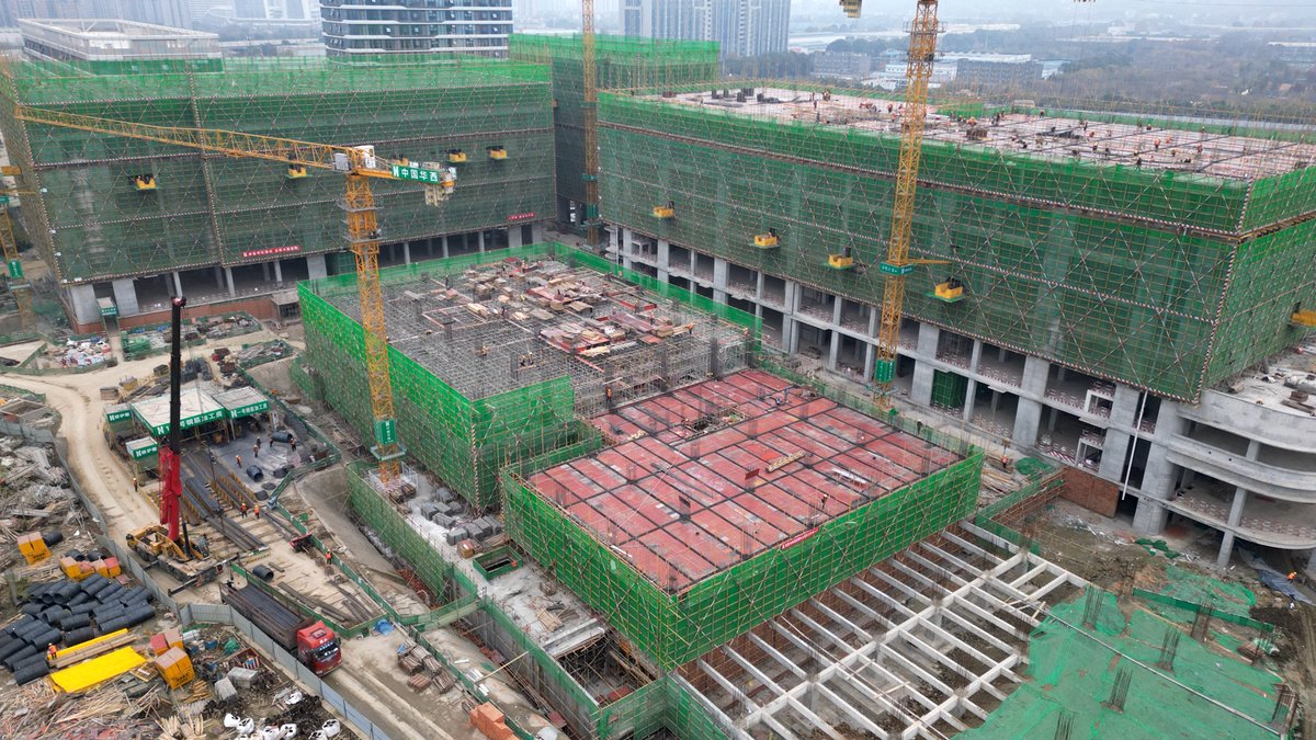 四川又一大型光电显示基地建设冲刺 预计2026年底全面竣工丨项目攻坚零距离|四川省_新浪财经_新浪网