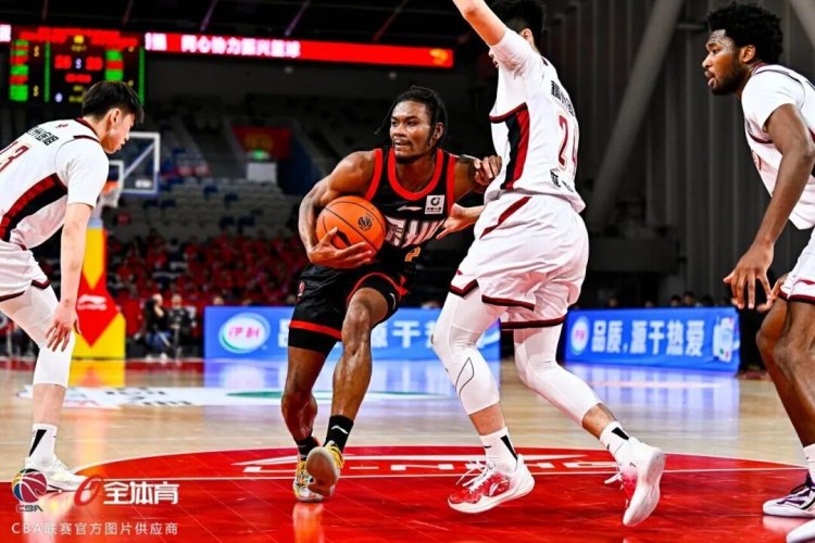 马可波罗2026赛季中国联赛球员合照 Voices from the Court: Players and Coaches Reflect