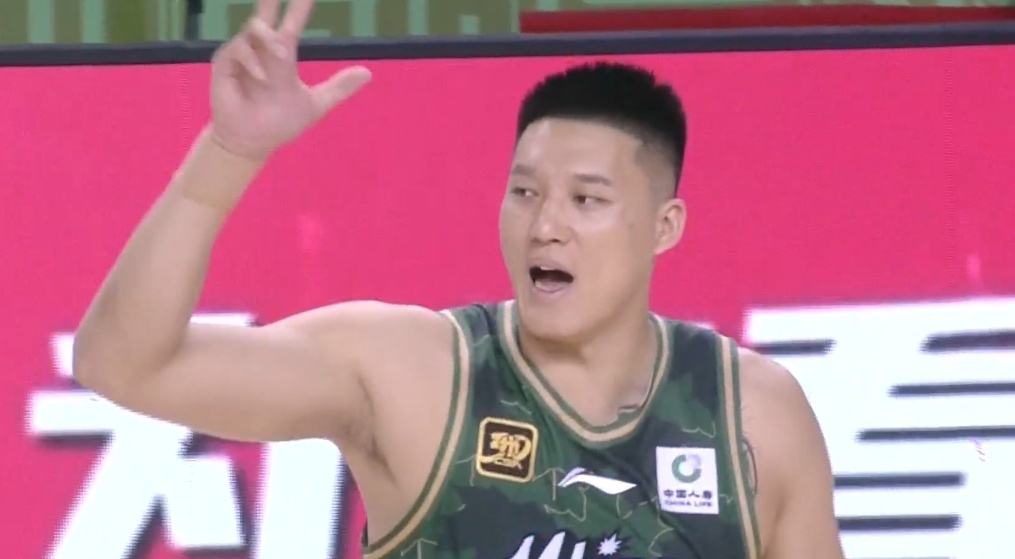 疑似上场~曾繁日战辽宁登场5分钟 全部数据都是0