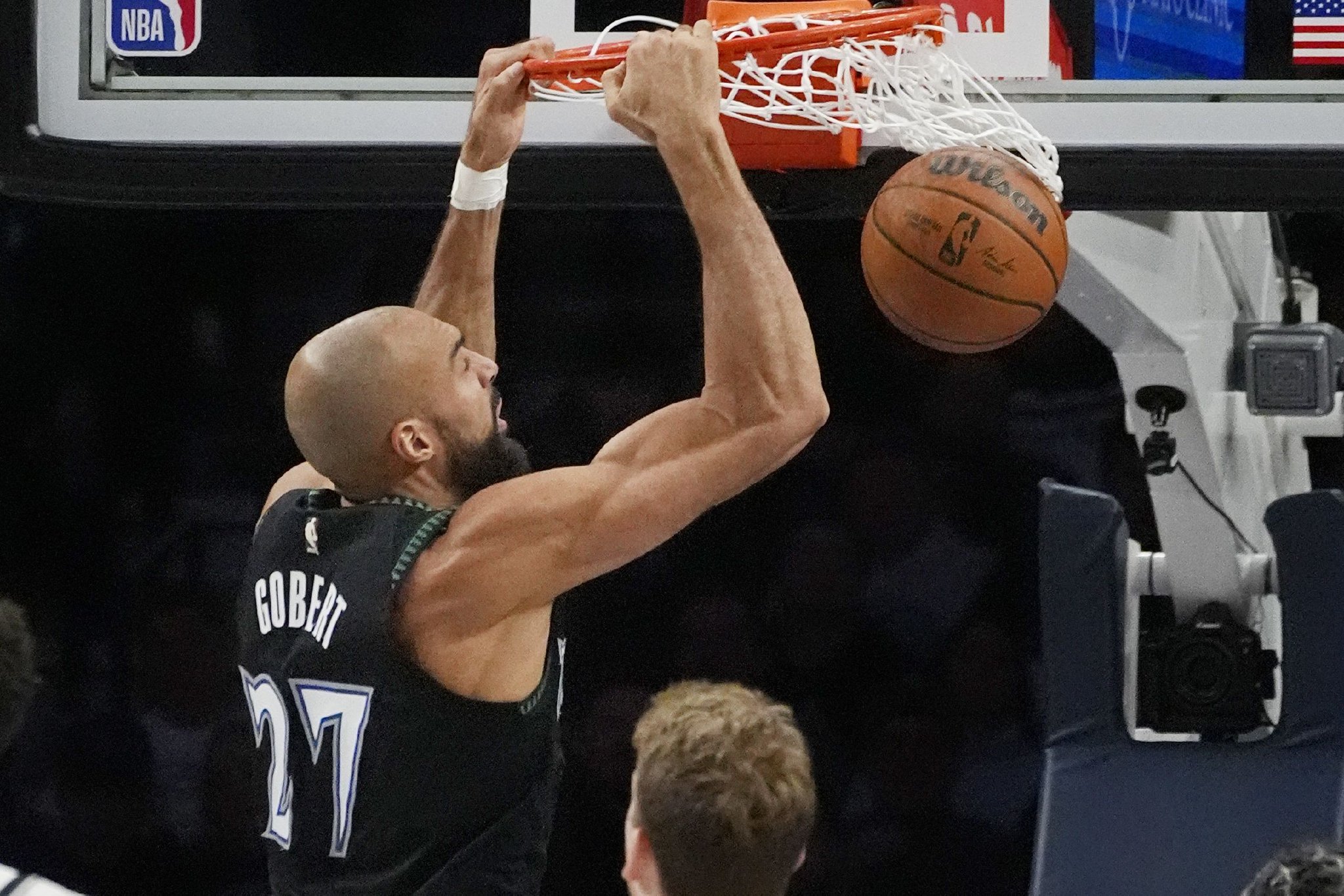 杨瀚森得看看！戈贝尔to年轻国际内线：强烈的意愿是抢篮板的关键