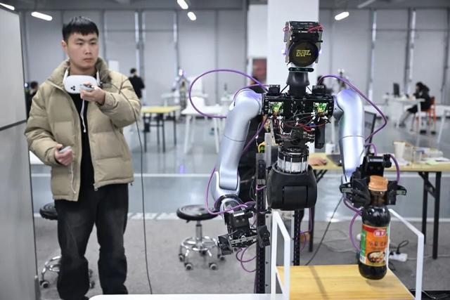 97国际游戏app-养老新帮手、家政新搭档——机器人保姆“上岗”了