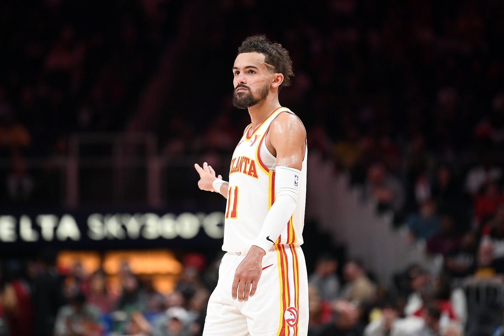 美记：特雷·杨交易价值处于历史低点 或只能换到选秀权+到期合同