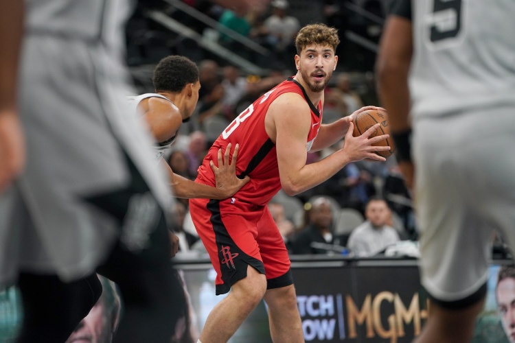 乌度卡：申京缺席我们会更多使用小个阵容 回归更传统的打法