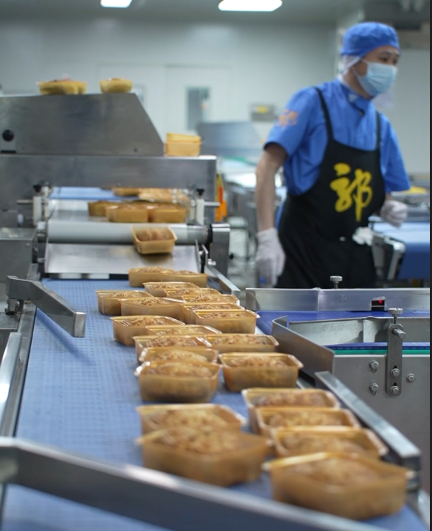 ▲传至第五代的惠州非遗月饼。（李孟麟 摄）