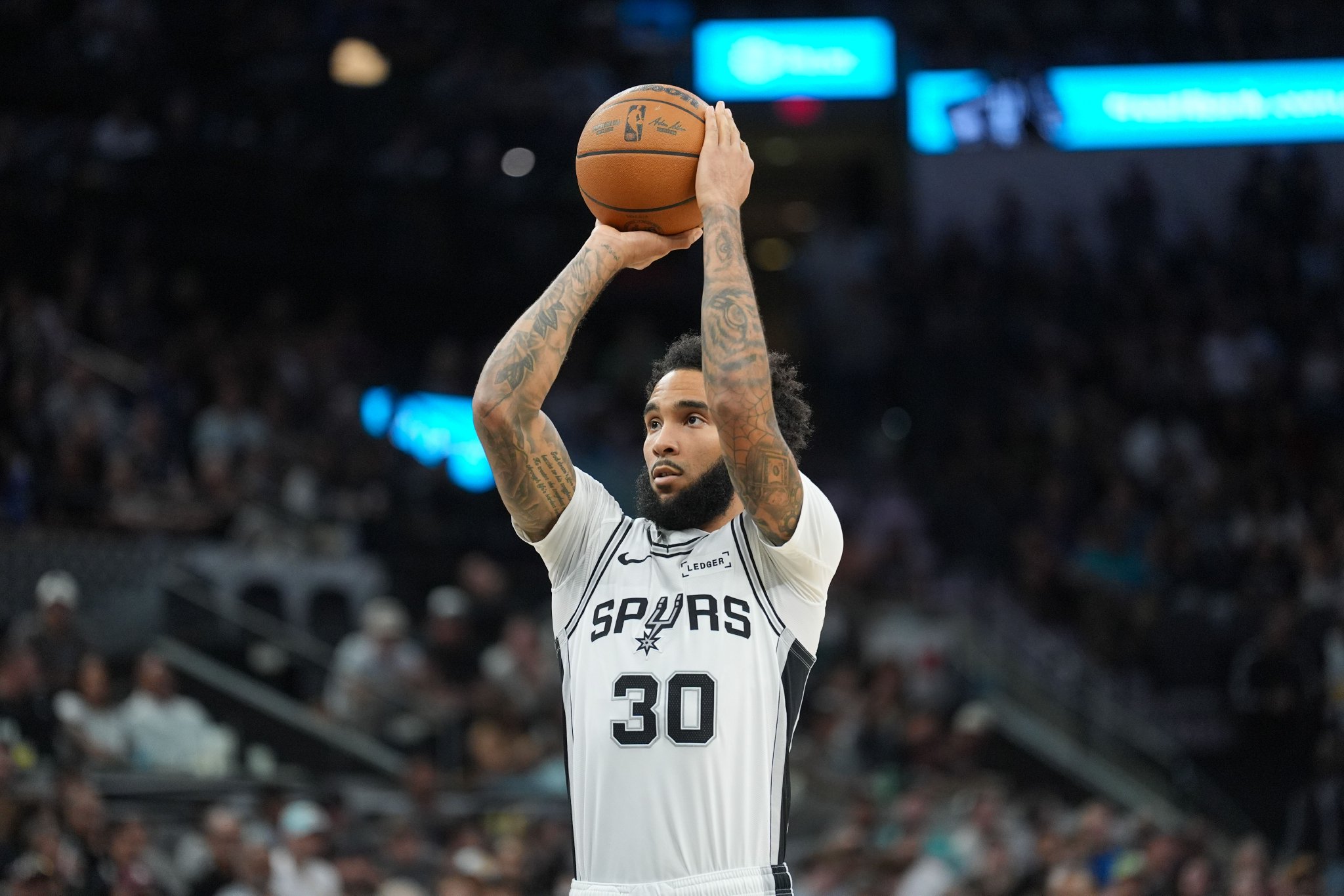 打得足够出色！尚帕尼5记三分球拿下23分8板3助4断