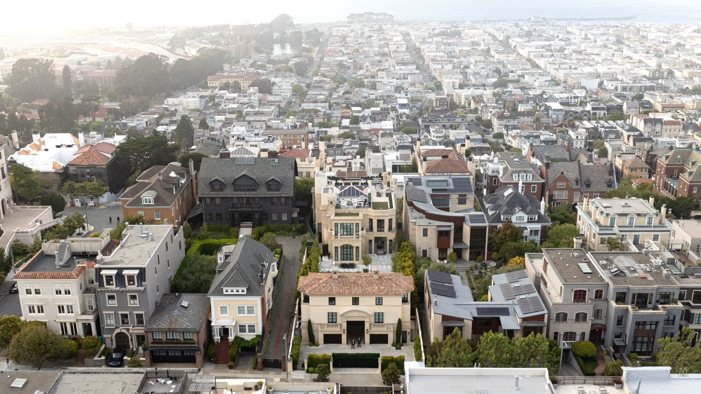 太平洋高地社区有很多科技富翁