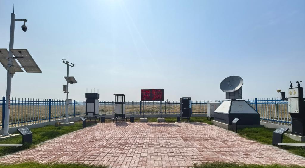 图为中原农谷里的一个气象与病虫情监测站。新华社记者 刘金辉 摄