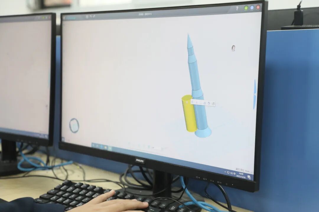 此过程融合了工程制图、空气动力学基础以及数字化制造实践，使学生在充满趣味的氛围中锻炼空间想象力与工程设计能力。