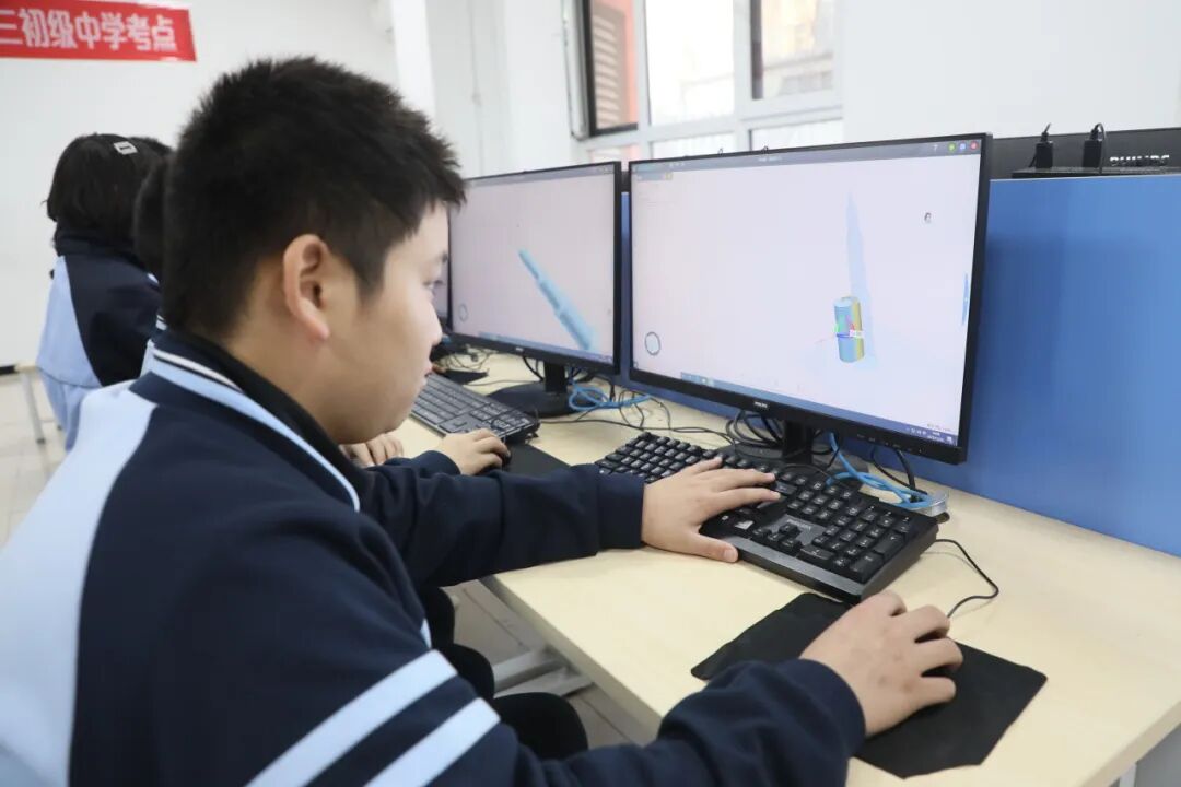 此过程融合了工程制图、空气动力学基础以及数字化制造实践，使学生在充满趣味的氛围中锻炼空间想象力与工程设计能力。