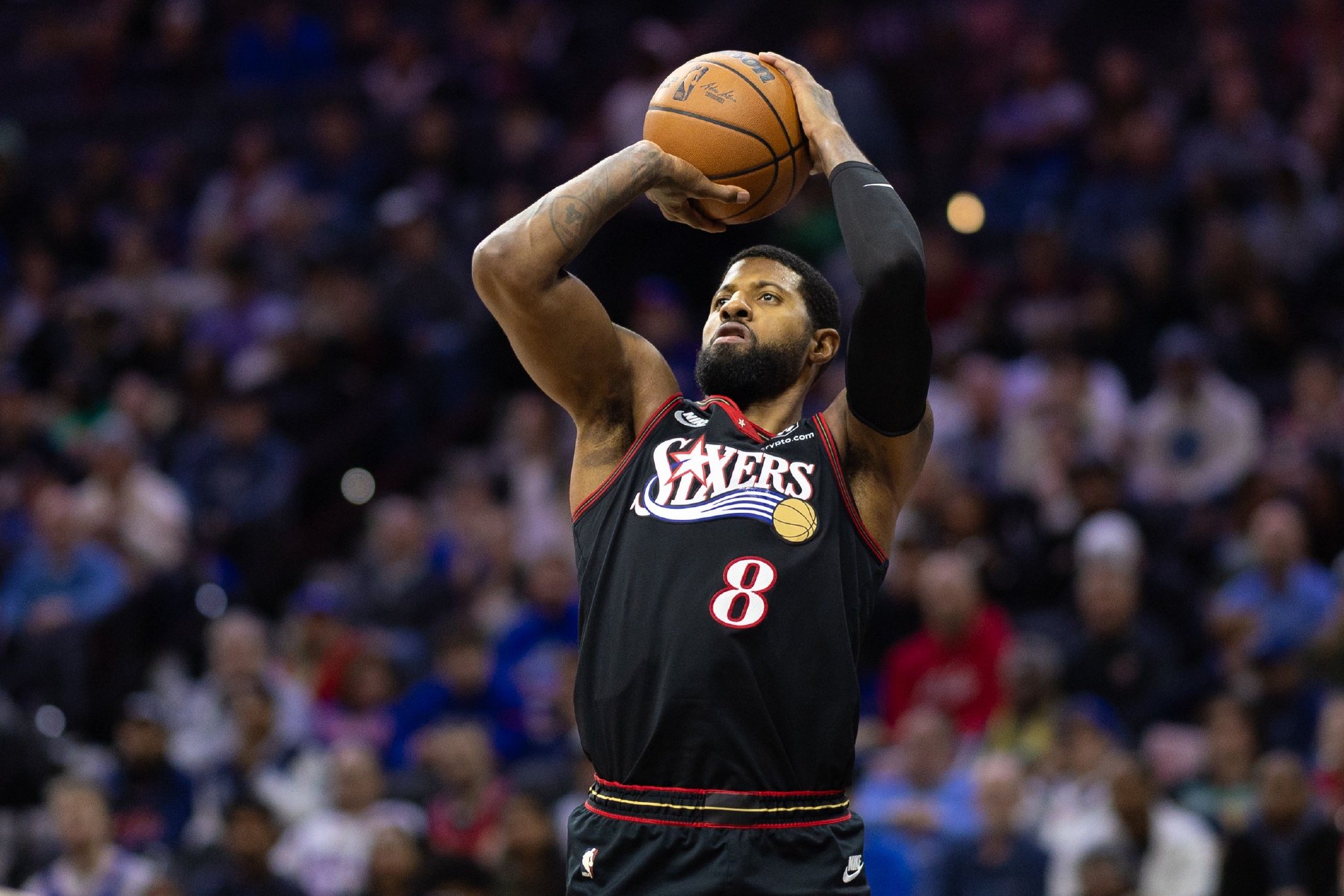 乔治：恩比德马克西是发动机 我会找到自己位置&打出高水平防守