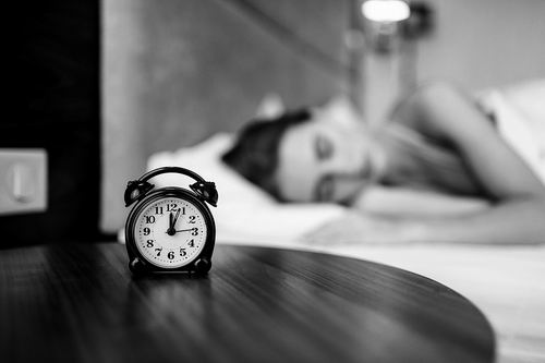 青少年周末补觉有助预防抑郁