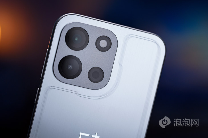 搭载索尼5000万像素超清主摄