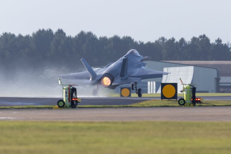 特朗普：美国军工企业挣得太多、生产太慢，点名雷神公司