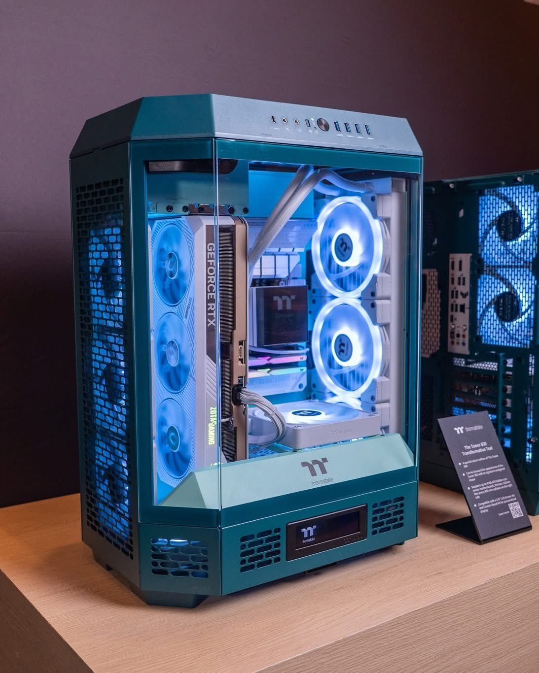 ▲ 变革青版透视 The Tower 600