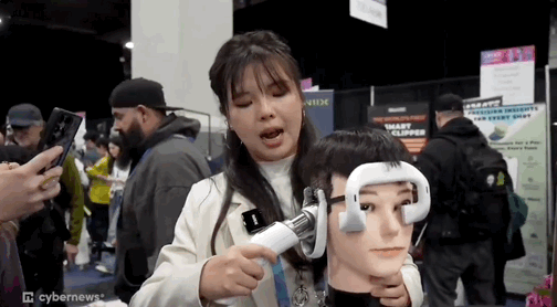 ▲Glyde的智能理发器（图源：社交平台X）