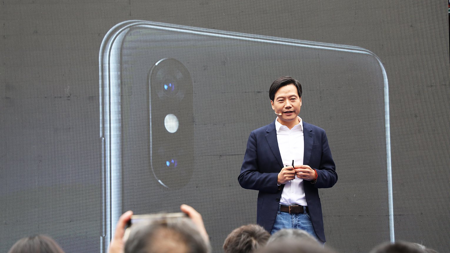 雷军最新发文！玄戒O1获小米千万技术大奖，未来五年计划2000亿元研发投入，还强调了三点